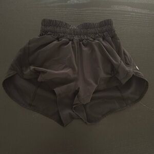 Track that high-rise lululemon shorts.